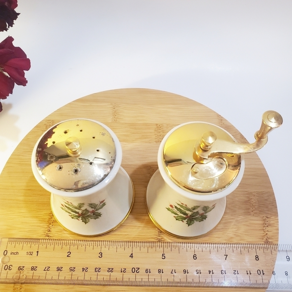 LENOX Vintage Holiday Berry Salt Shaker Pepper Mill Hand Decorated 25K Gold - Picture 8 of 12